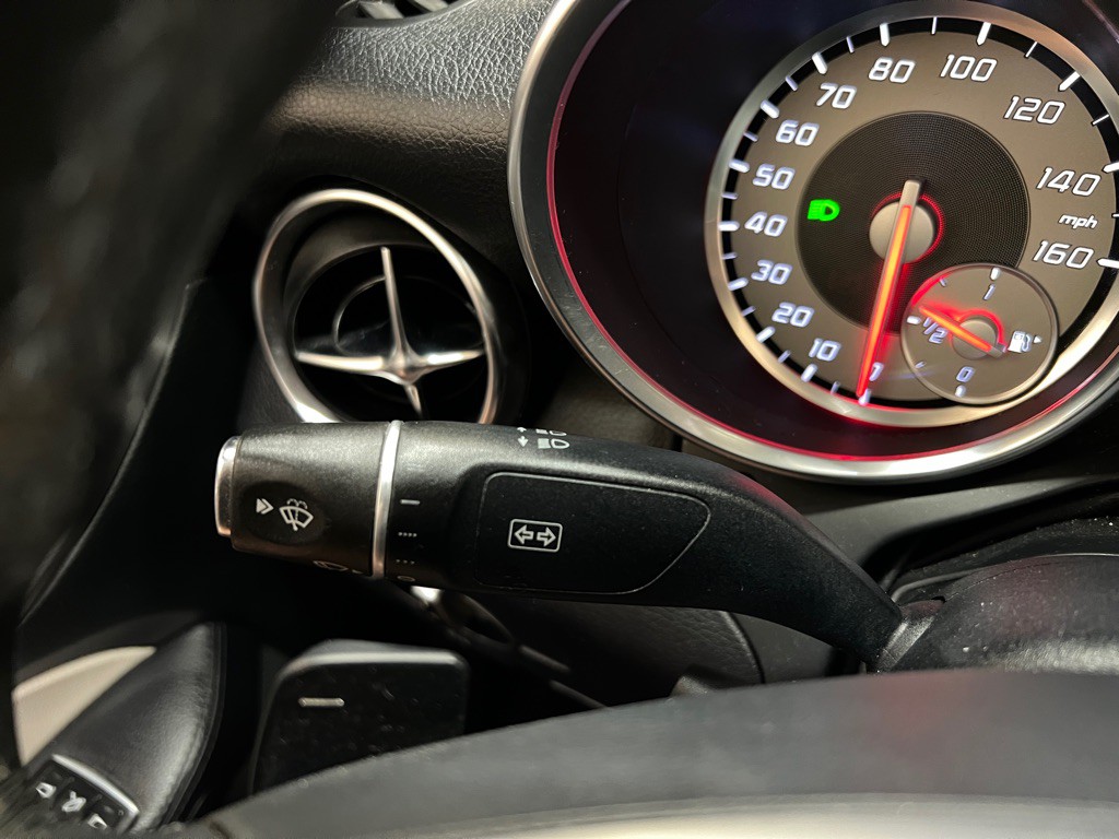 2013 Mercedes-Benz SLK-Class Image 28