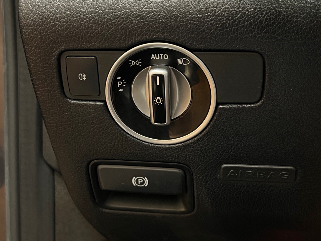 2013 Mercedes-Benz SLK-Class Image 30