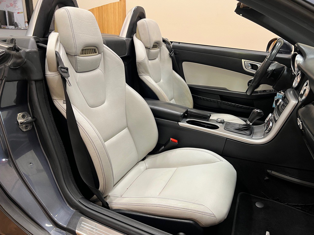 2013 Mercedes-Benz SLK-Class Image 38