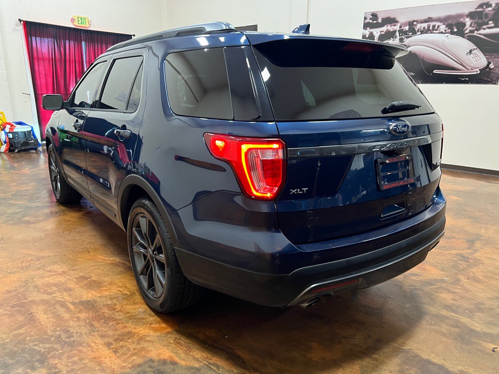 2017 Ford Explorer Image 7