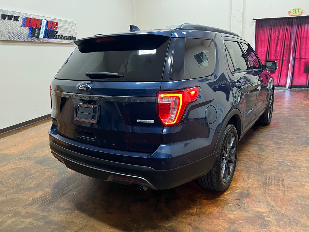 2017 Ford Explorer Image 9