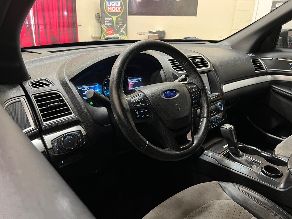 2017 Ford Explorer Image 13