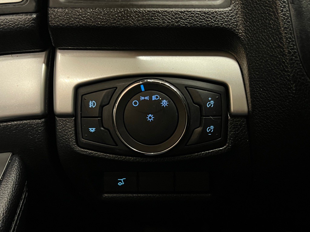 2017 Ford Explorer Image 22