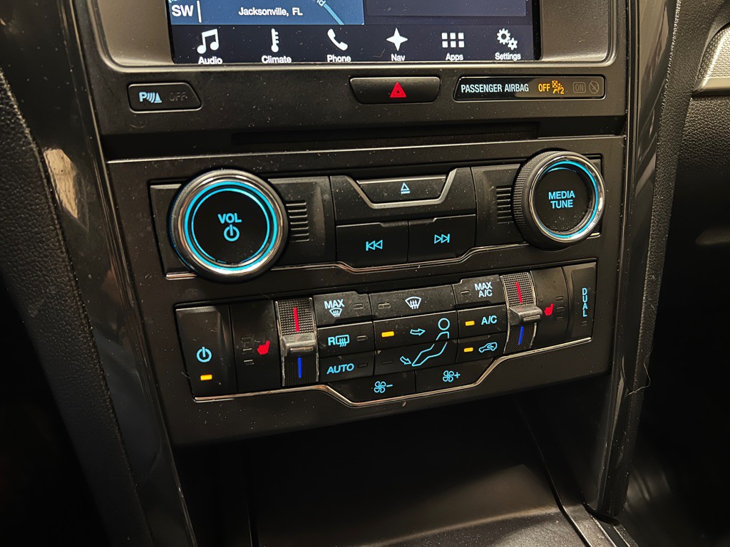 2017 Ford Explorer Image 26