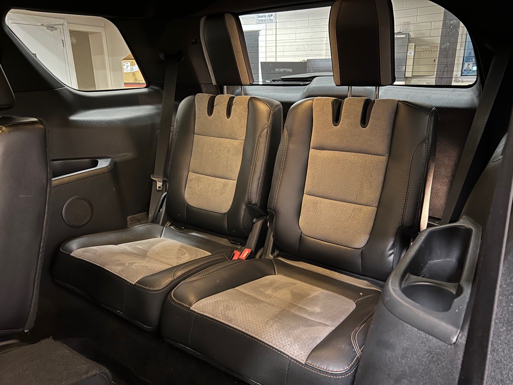 2017 Ford Explorer Image 33