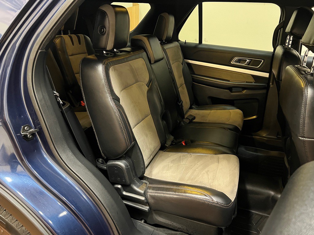 2017 Ford Explorer Image 35