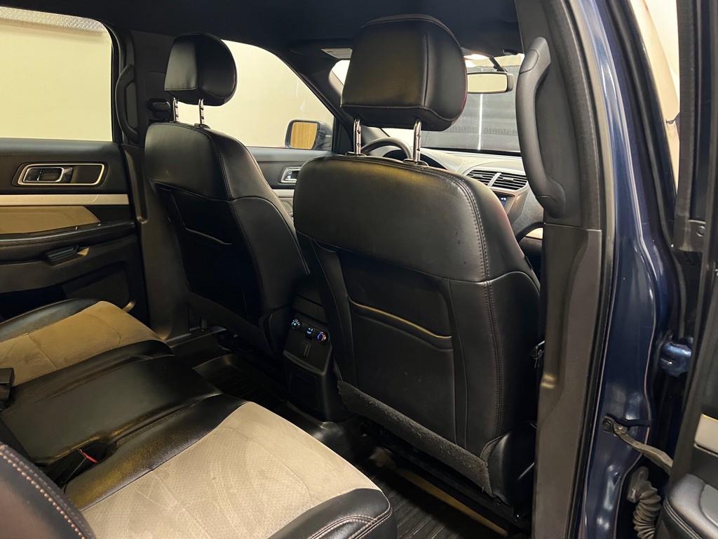2017 Ford Explorer Image 36