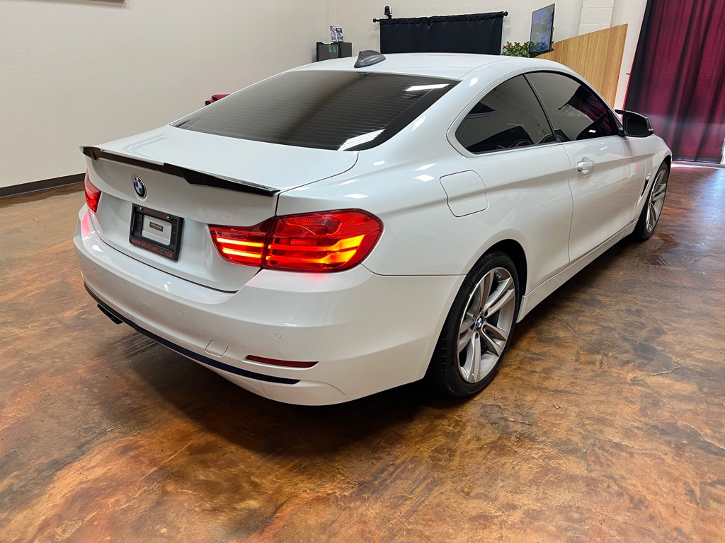 2017 BMW 4 Series Image 9