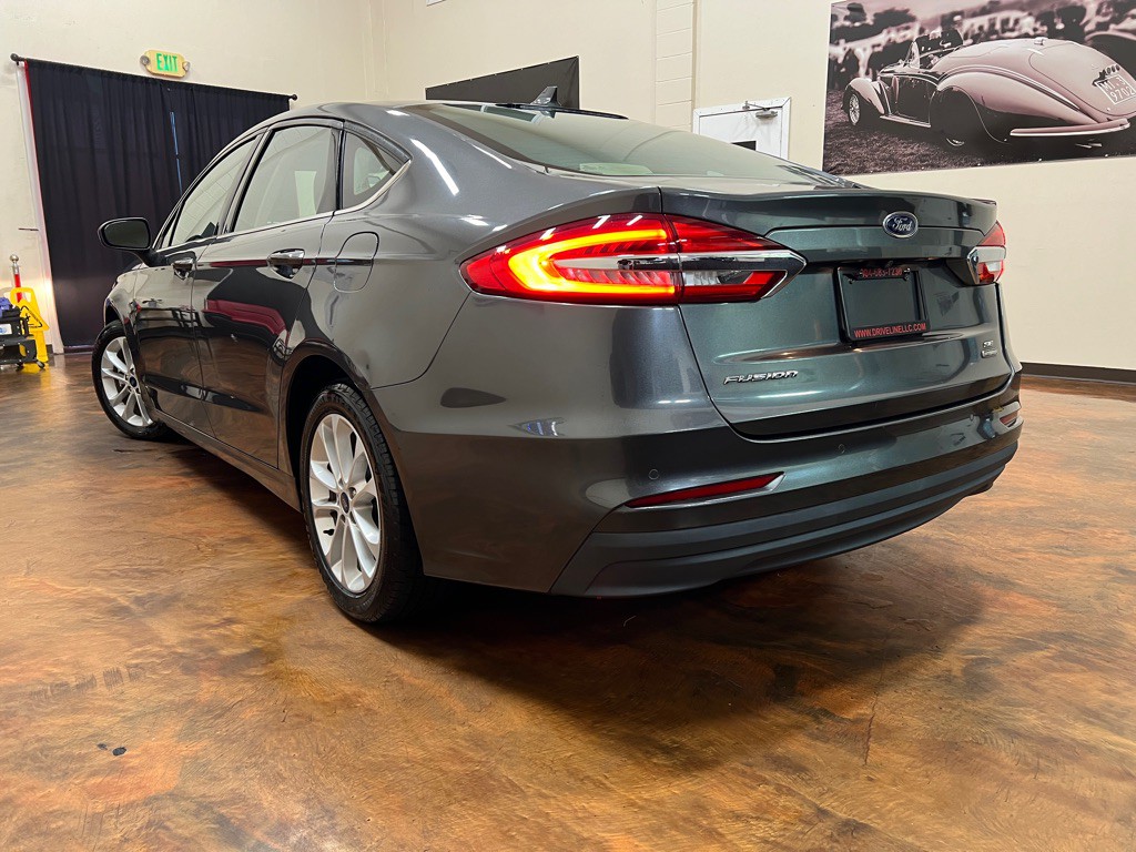 2020 Ford Fusion Image 2