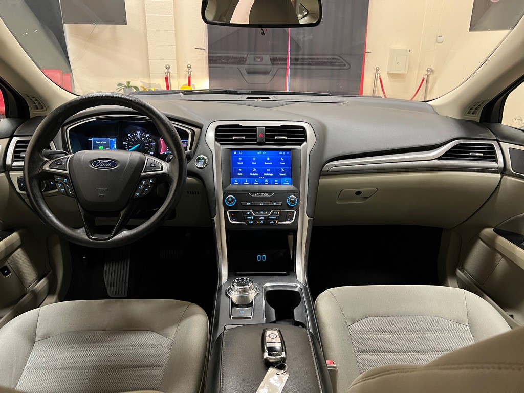 2020 Ford Fusion Image 16