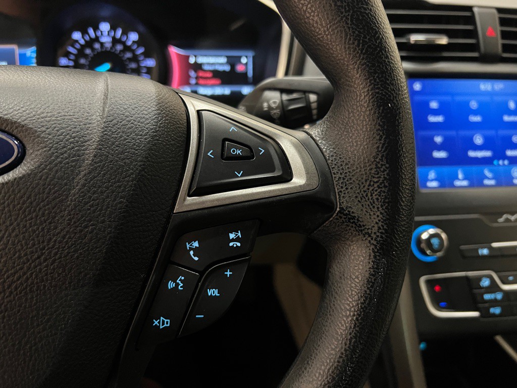 2020 Ford Fusion Image 24