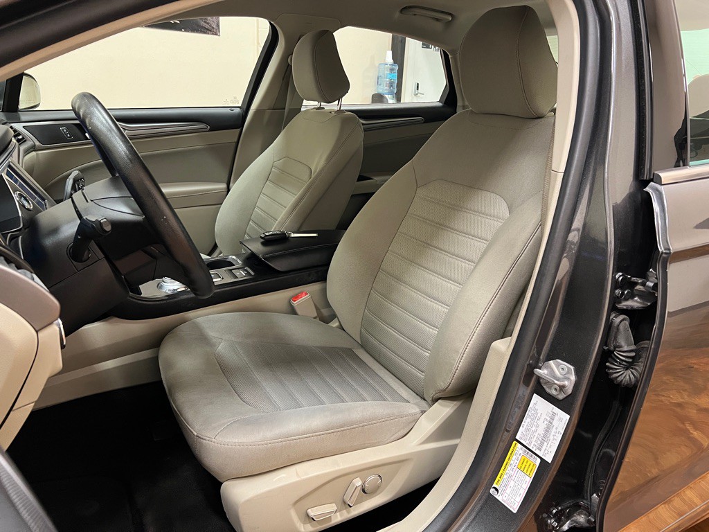 2020 Ford Fusion Image 33