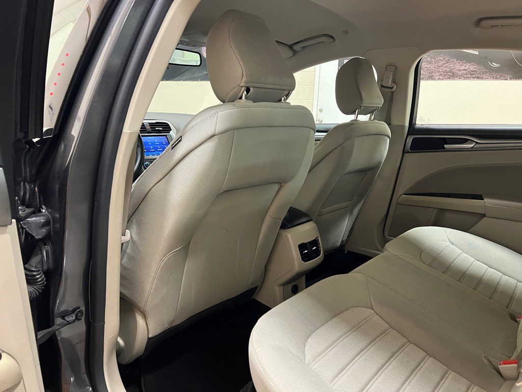 2020 Ford Fusion Image 34