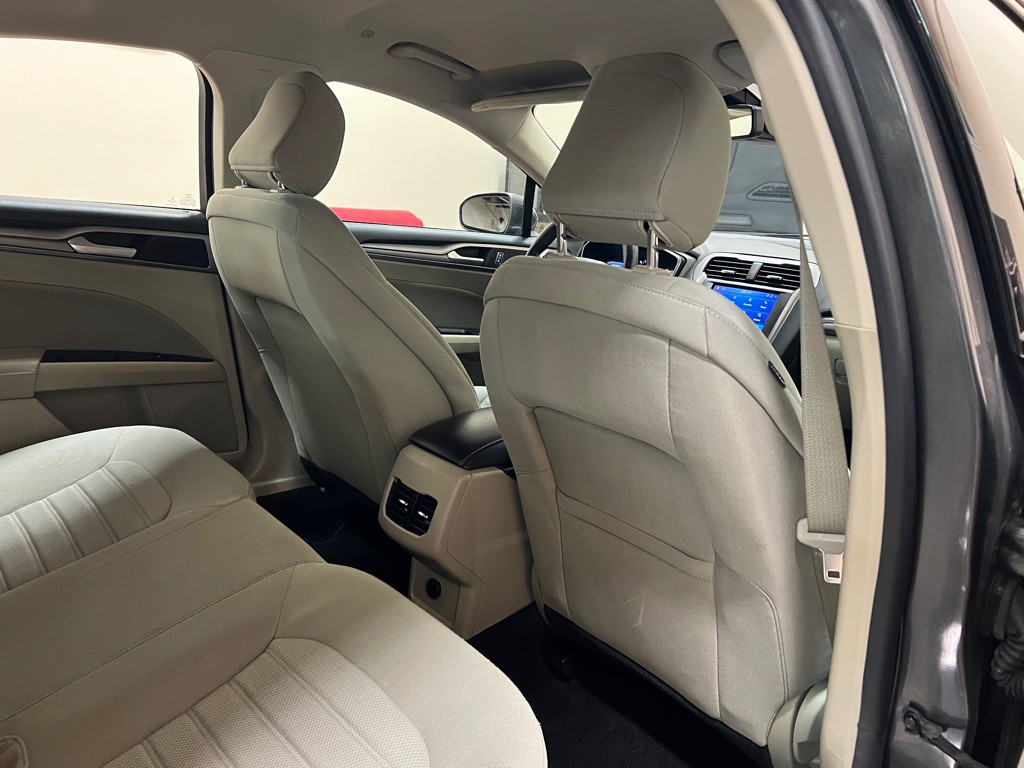 2020 Ford Fusion Image 37