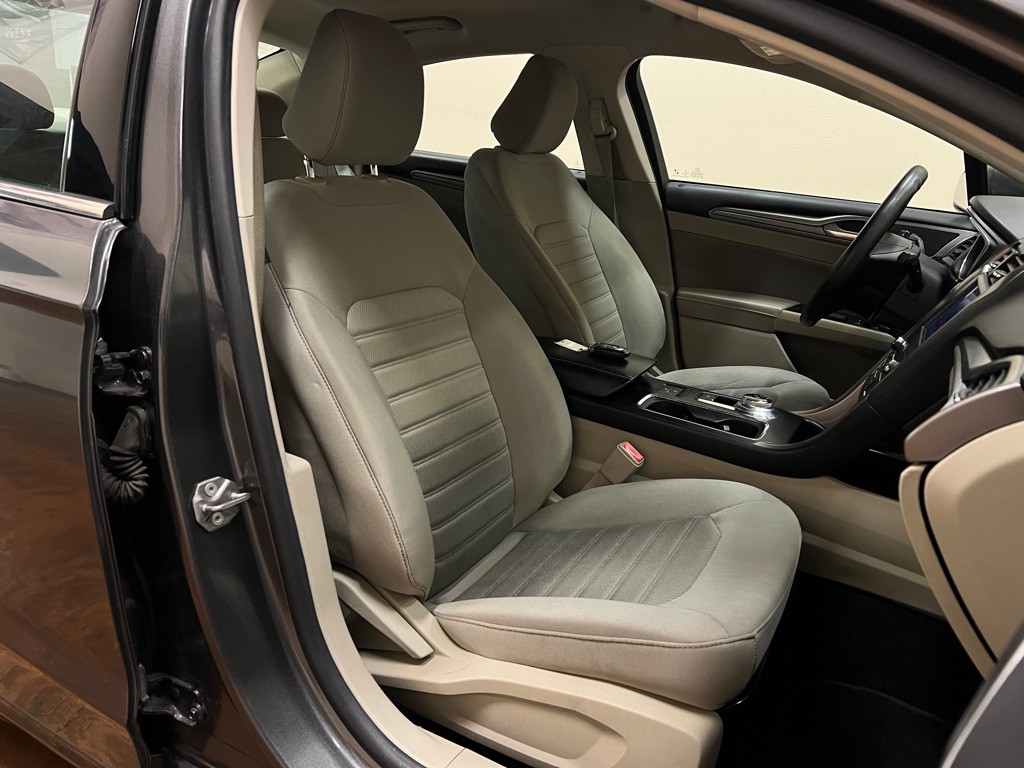 2020 Ford Fusion Image 38