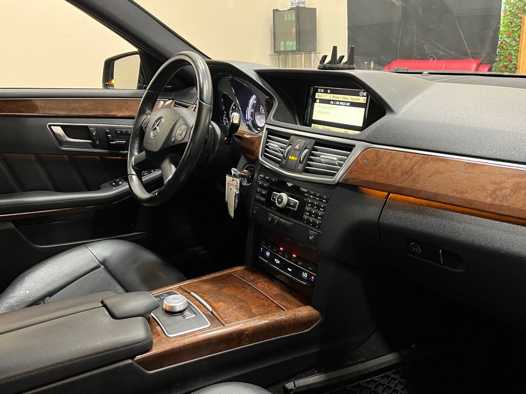 2012 Mercedes-Benz E-Class Image 15