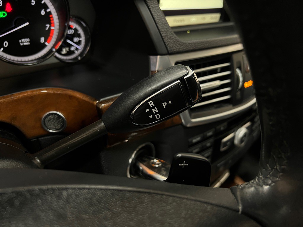 2012 Mercedes-Benz E-Class Image 21