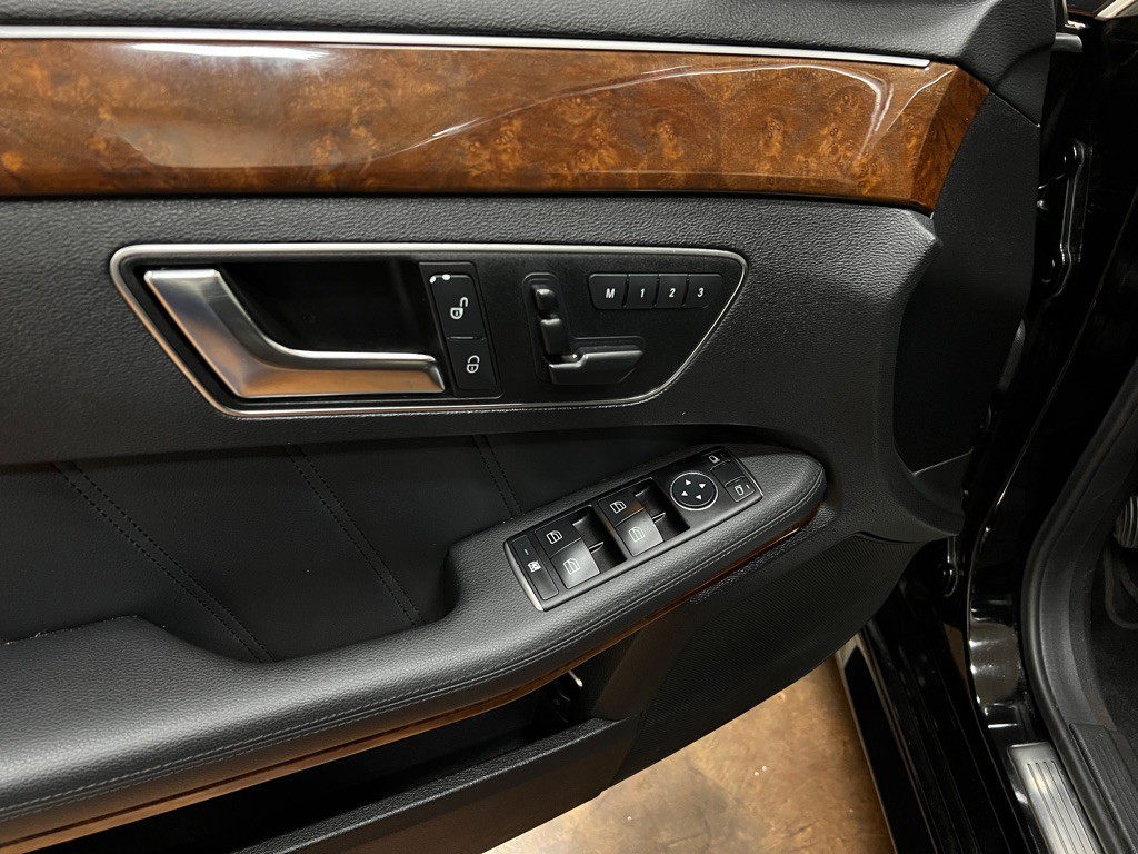2012 Mercedes-Benz E-Class Image 26
