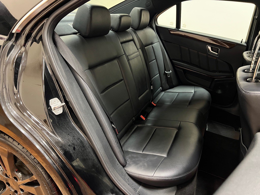 2012 Mercedes-Benz E-Class Image 30