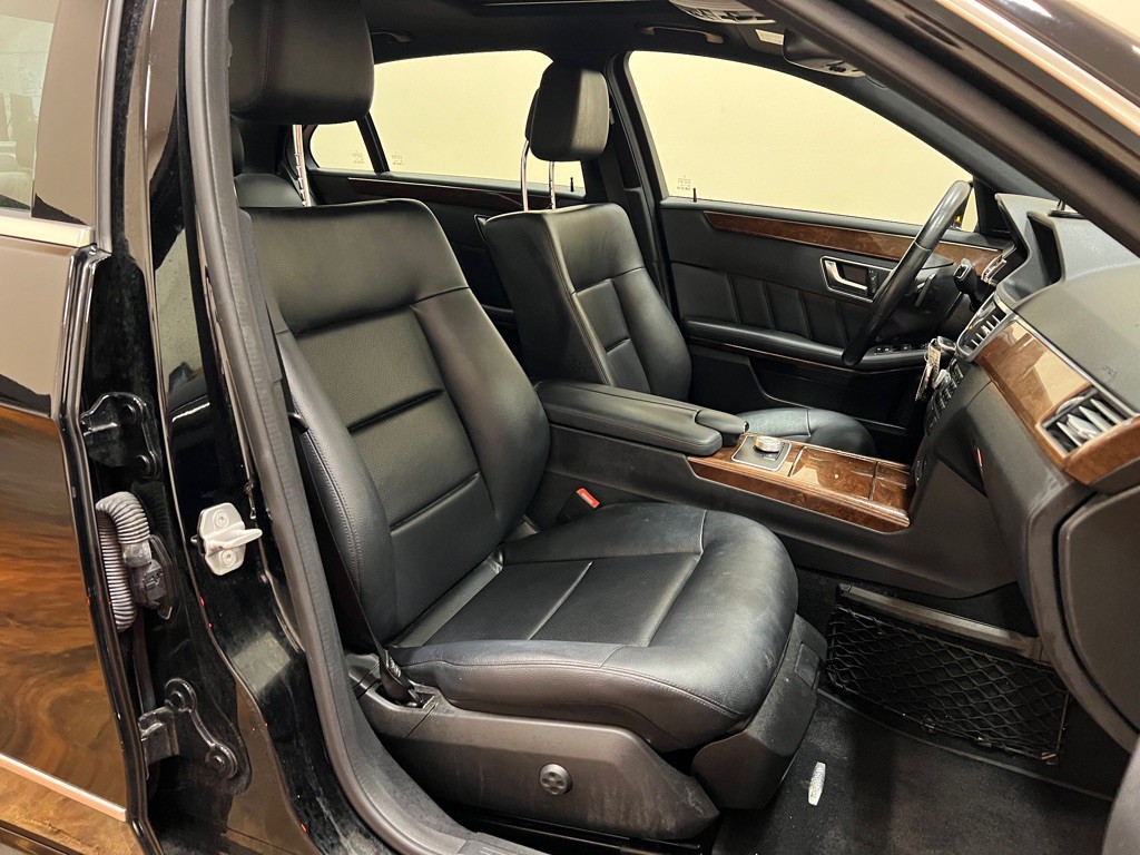 2012 Mercedes-Benz E-Class Image 32