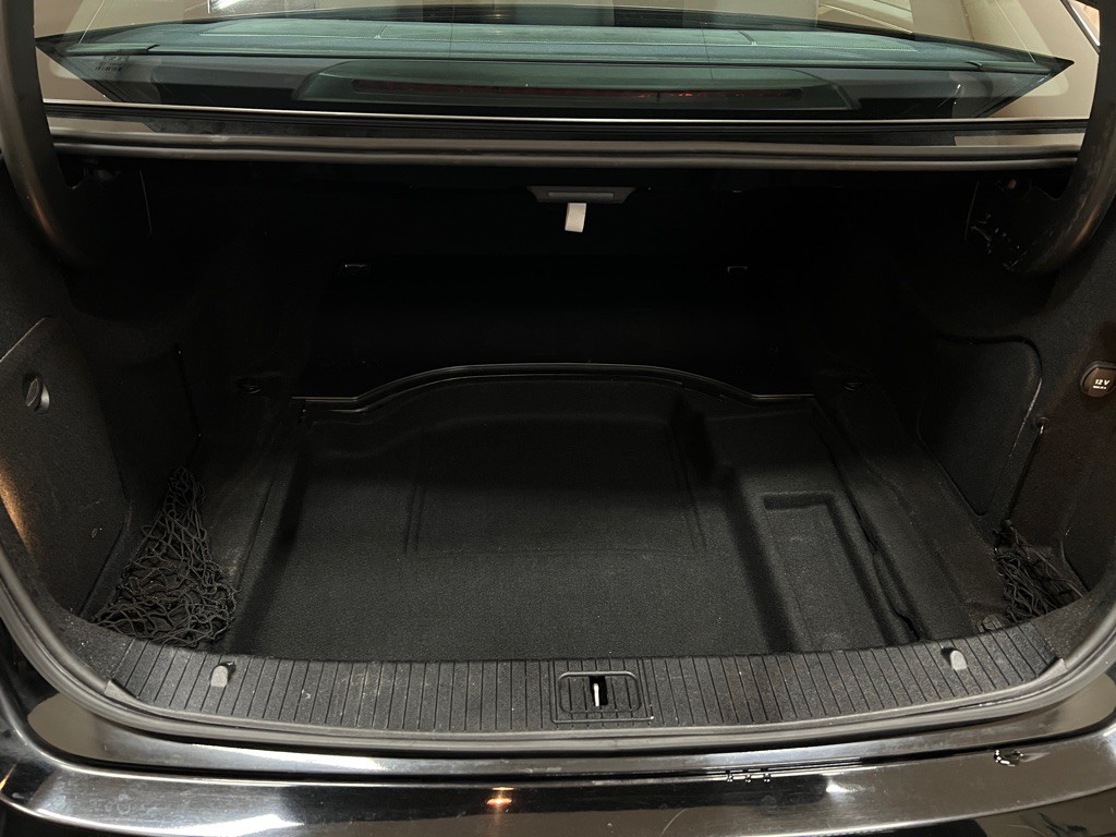 2012 Mercedes-Benz E-Class Image 33