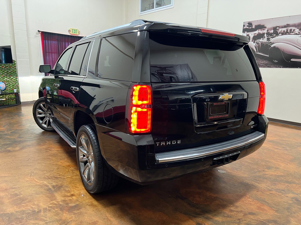 2017 Chevrolet Tahoe Image 2