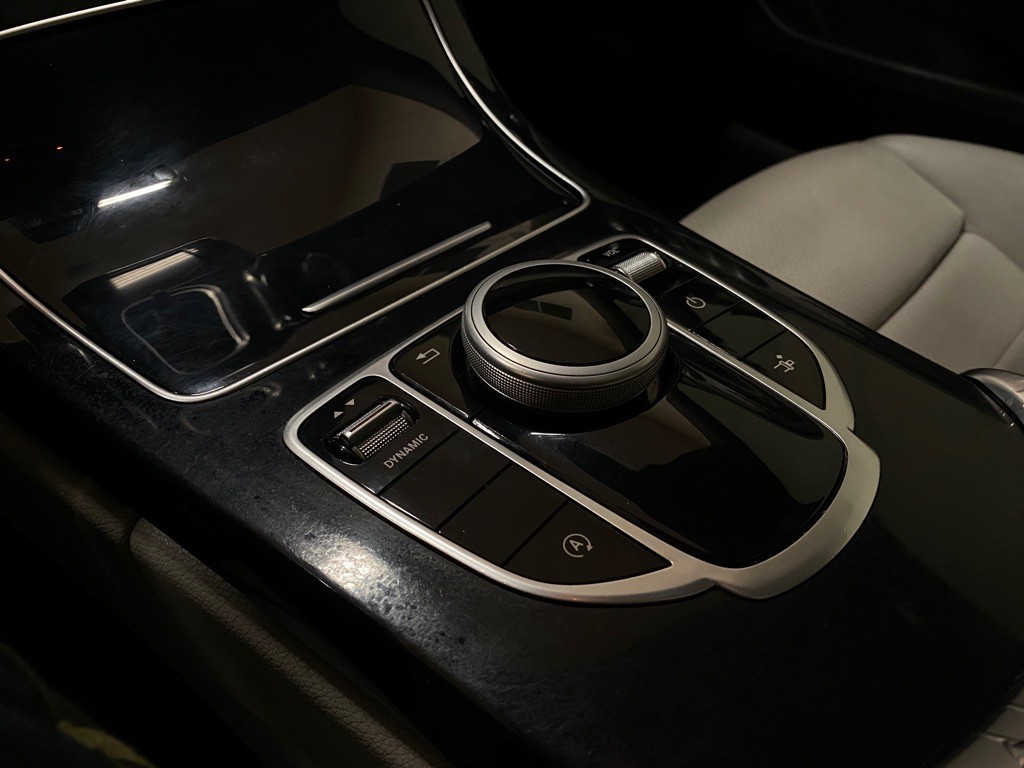 2017 Mercedes-Benz C-Class Image 19