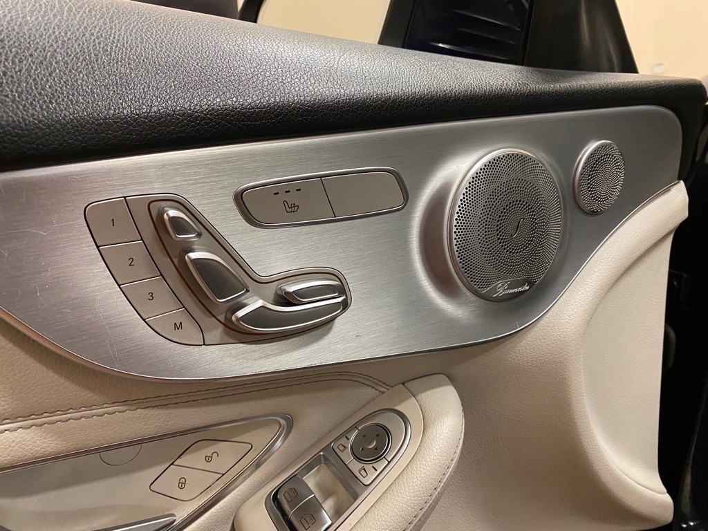 2017 Mercedes-Benz C-Class Image 21