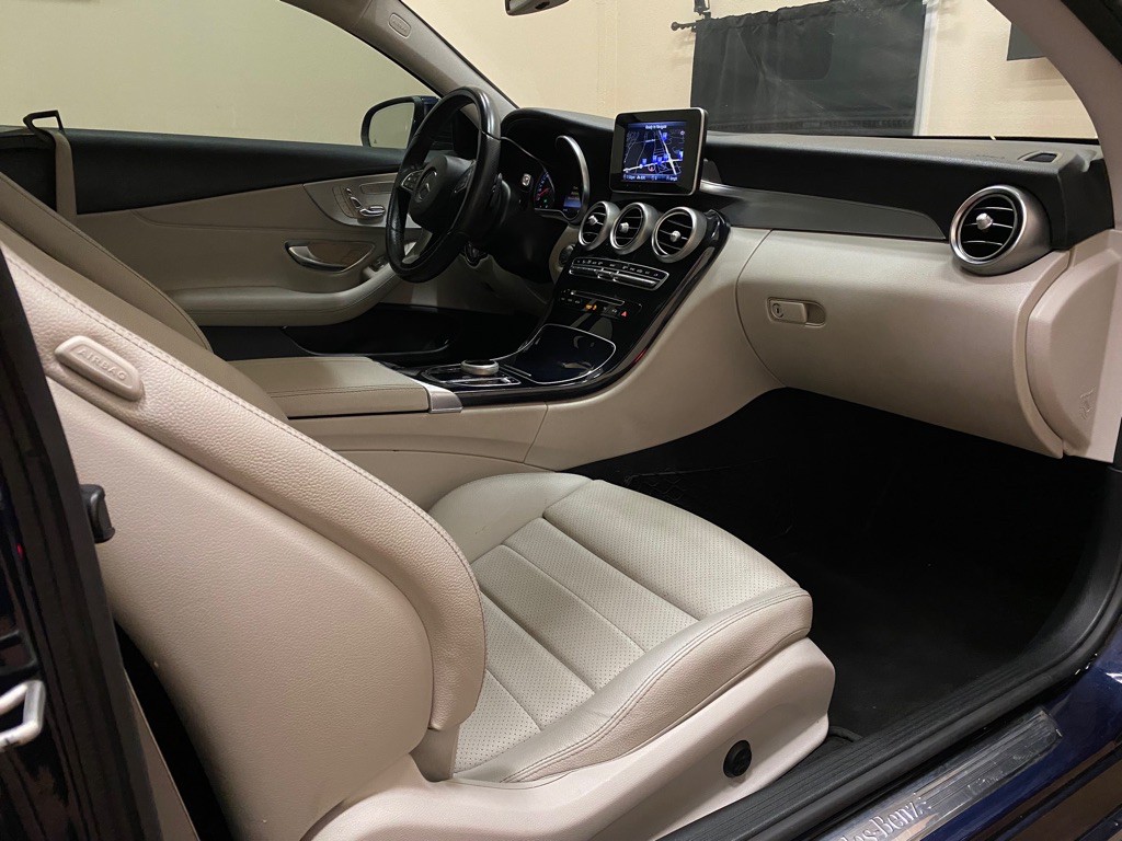 2017 Mercedes-Benz C-Class Image 32