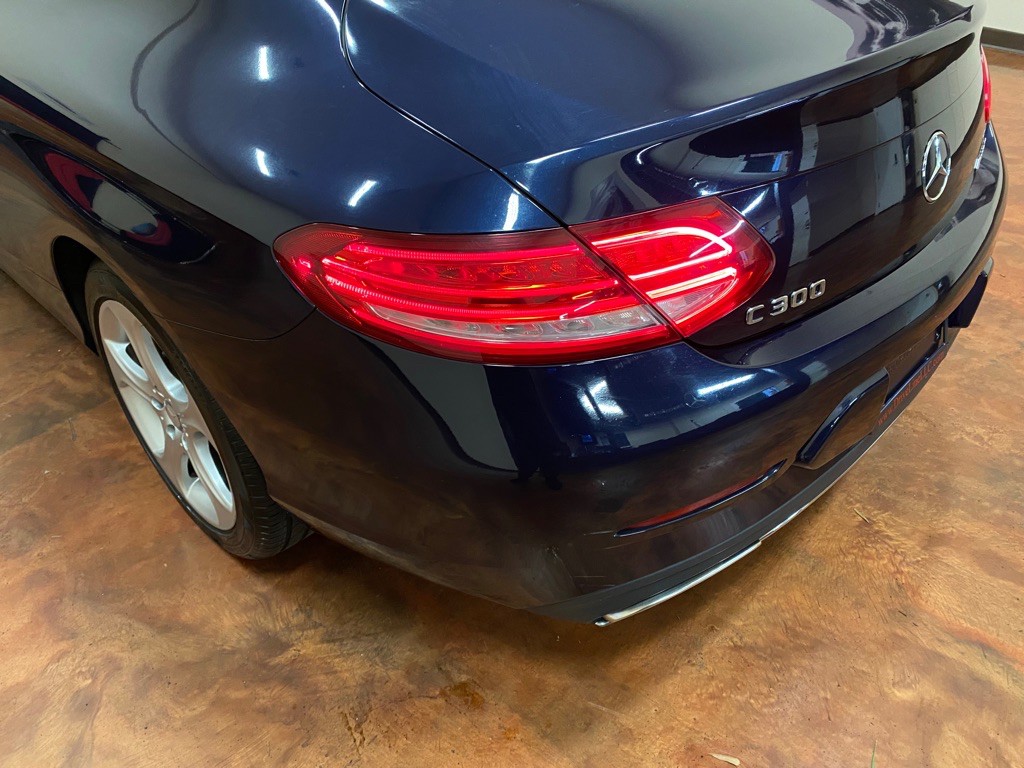 2017 Mercedes-Benz C-Class Image 40