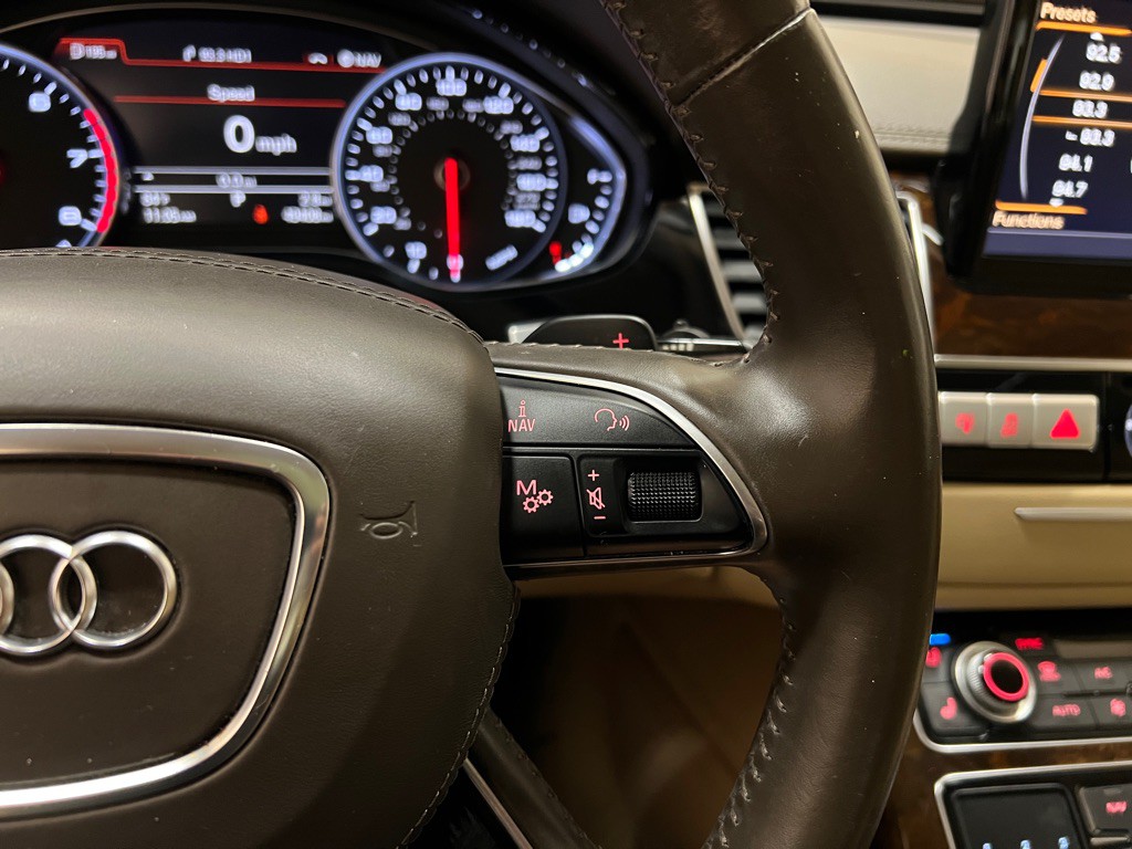 2017 Audi A8 Image 18