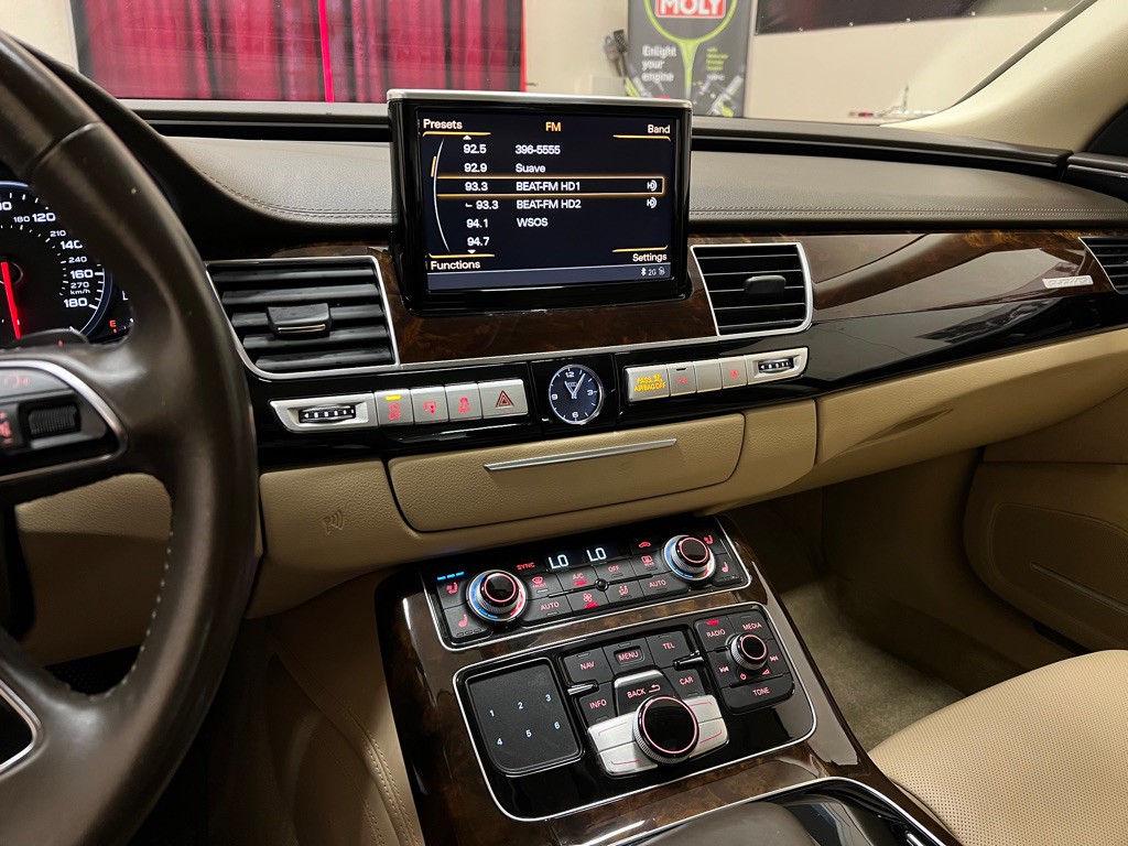 2017 Audi A8 Image 22