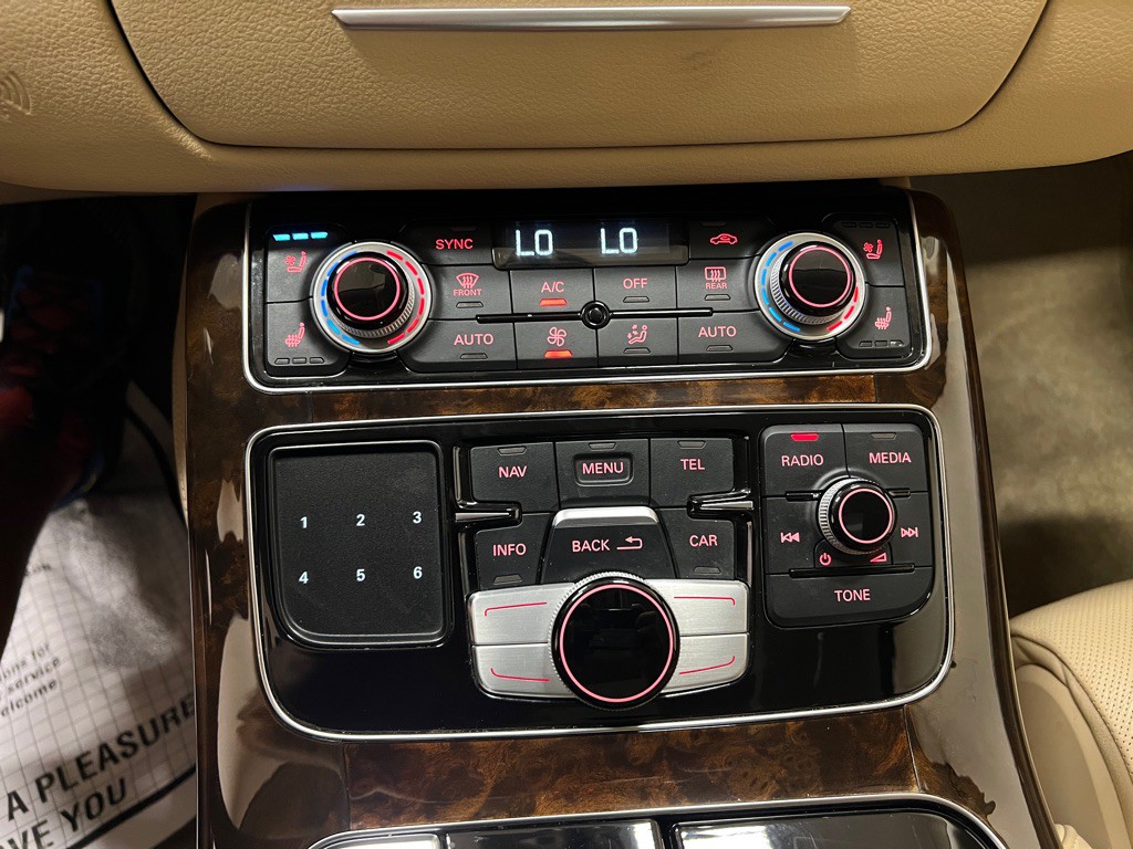 2017 Audi A8 Image 24