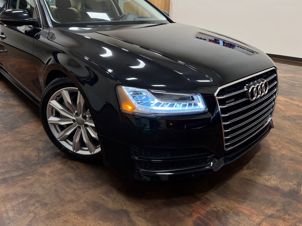 2017 Audi A8 Image 42