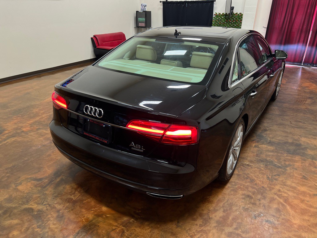 2017 Audi A8 Image 47