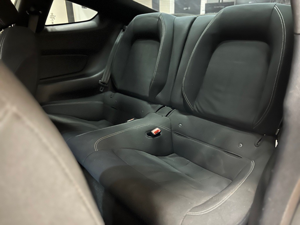 2018 Ford Mustang Image 24