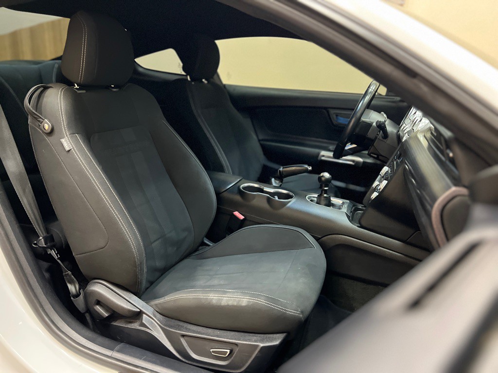 2018 Ford Mustang Image 25