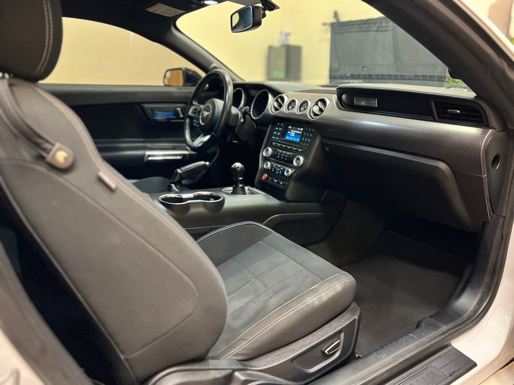 2018 Ford Mustang Image 26