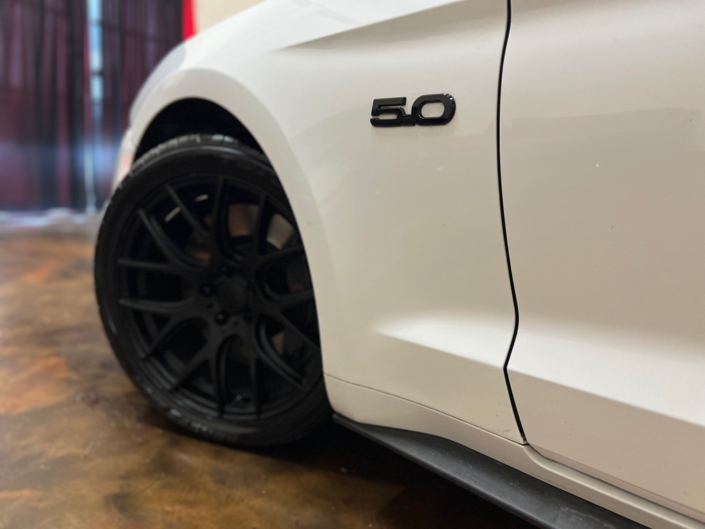 2018 Ford Mustang Image 35
