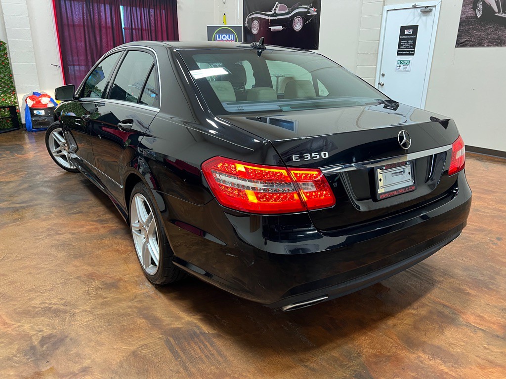 2013 Mercedes-Benz E-Class Image 2