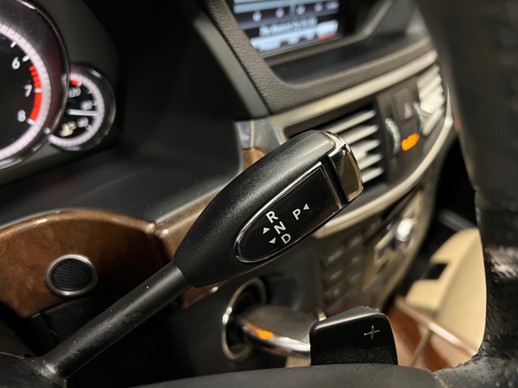 2013 Mercedes-Benz E-Class Image 21