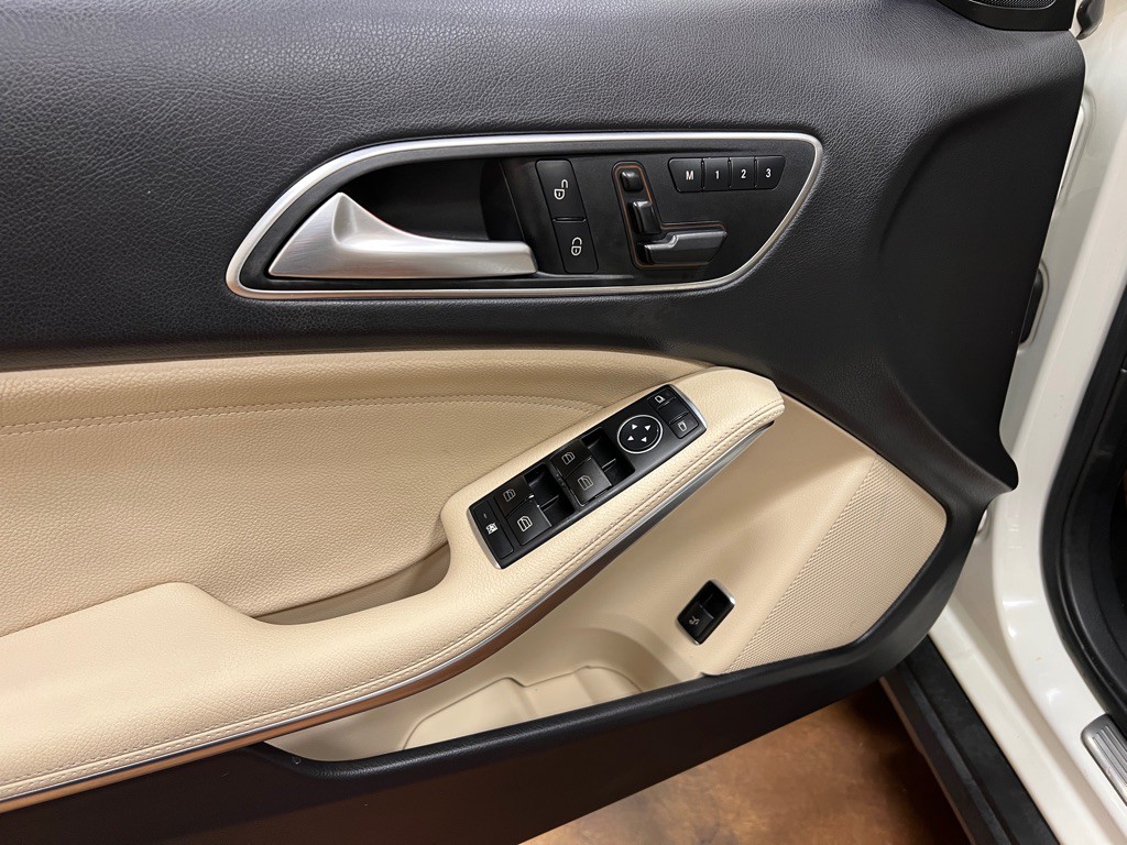 2016 Mercedes-Benz GLA-Class Image 26