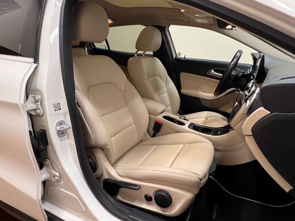 2016 Mercedes-Benz GLA-Class Image 32