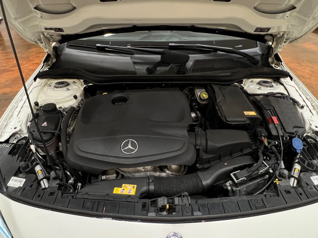 2016 Mercedes-Benz GLA-Class Image 35