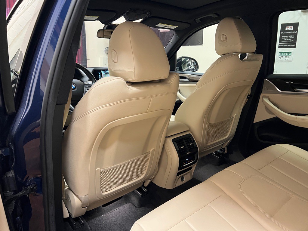 2018 BMW X3 Image 32