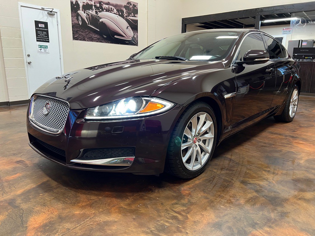 2015 Jaguar XF Image 5