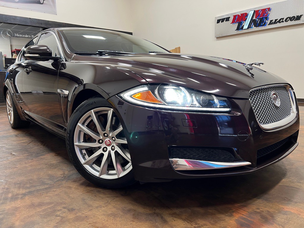 2015 Jaguar XF Image 36
