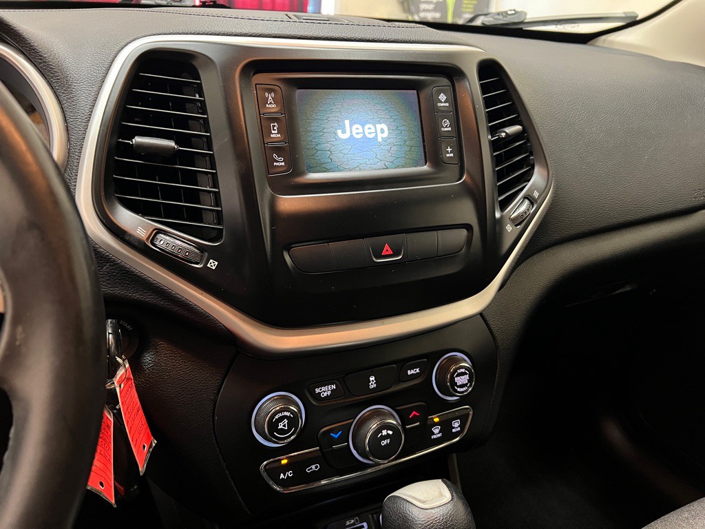 2014 Jeep Cherokee Image 25