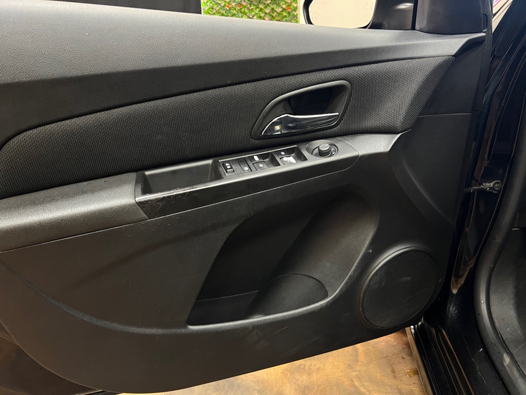 2015 Chevrolet Cruze Image 27
