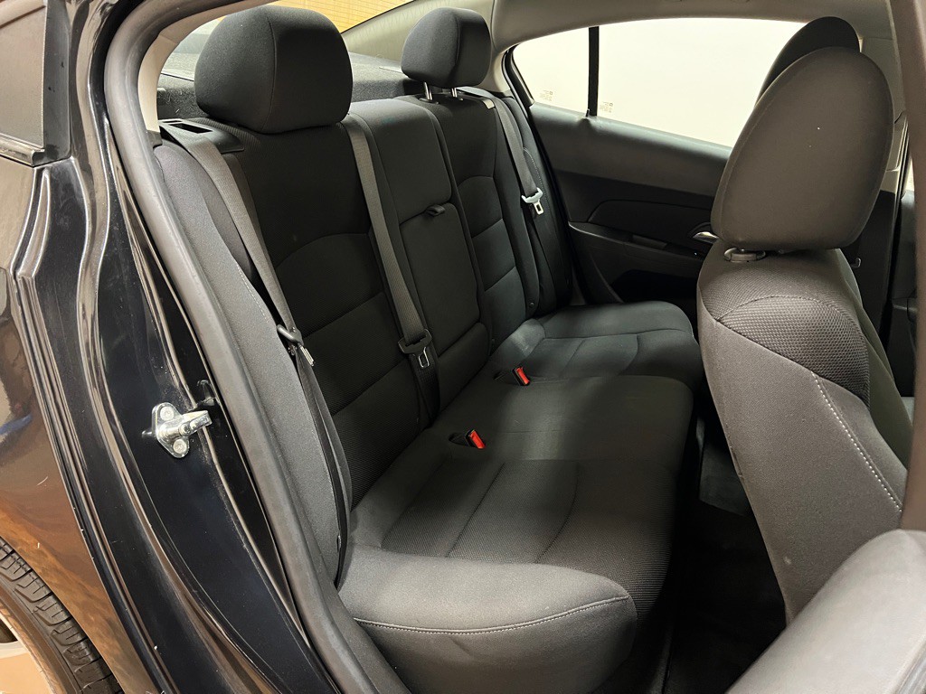 2015 Chevrolet Cruze Image 31